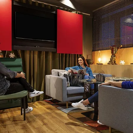 Adagio Bercy Village 4*