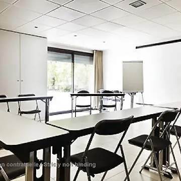 巴黎贝尔西村阿德吉奥公寓式酒店