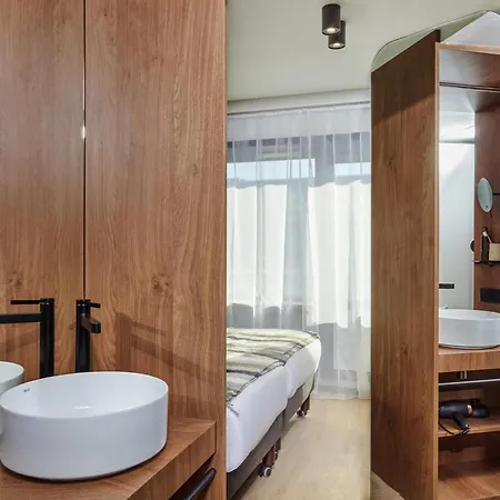 Adagio Bercy Village 4*